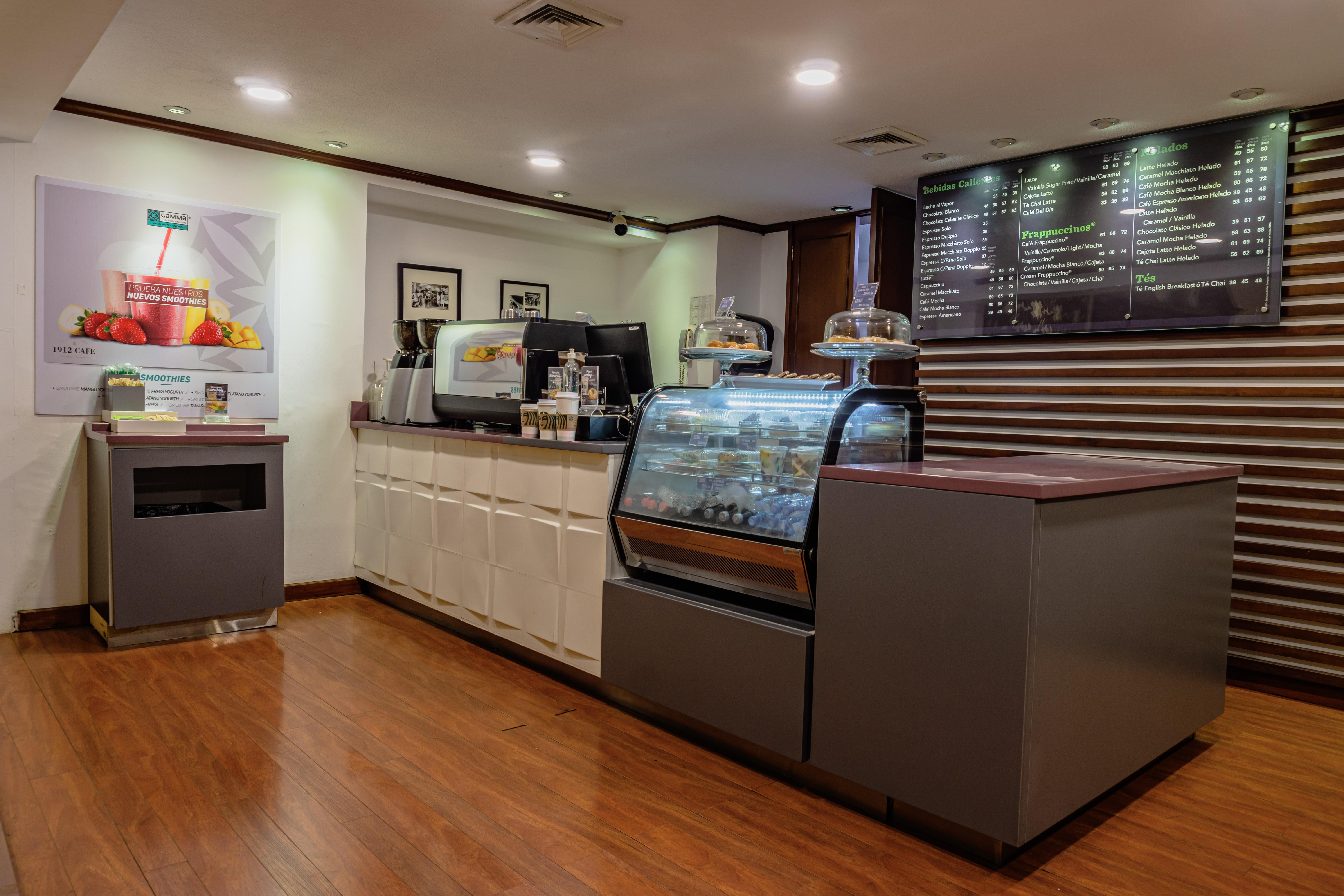 Gamma Monterrey Gran Hotel Ancira Екстериор снимка A coffee shop in the airport
